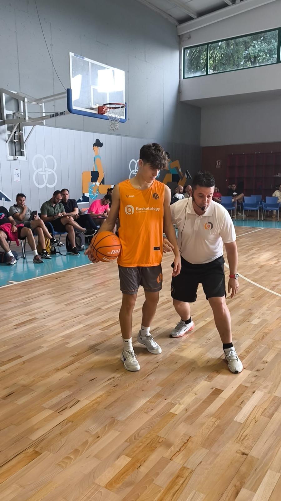 Campus Basketology — Drill individual en pista