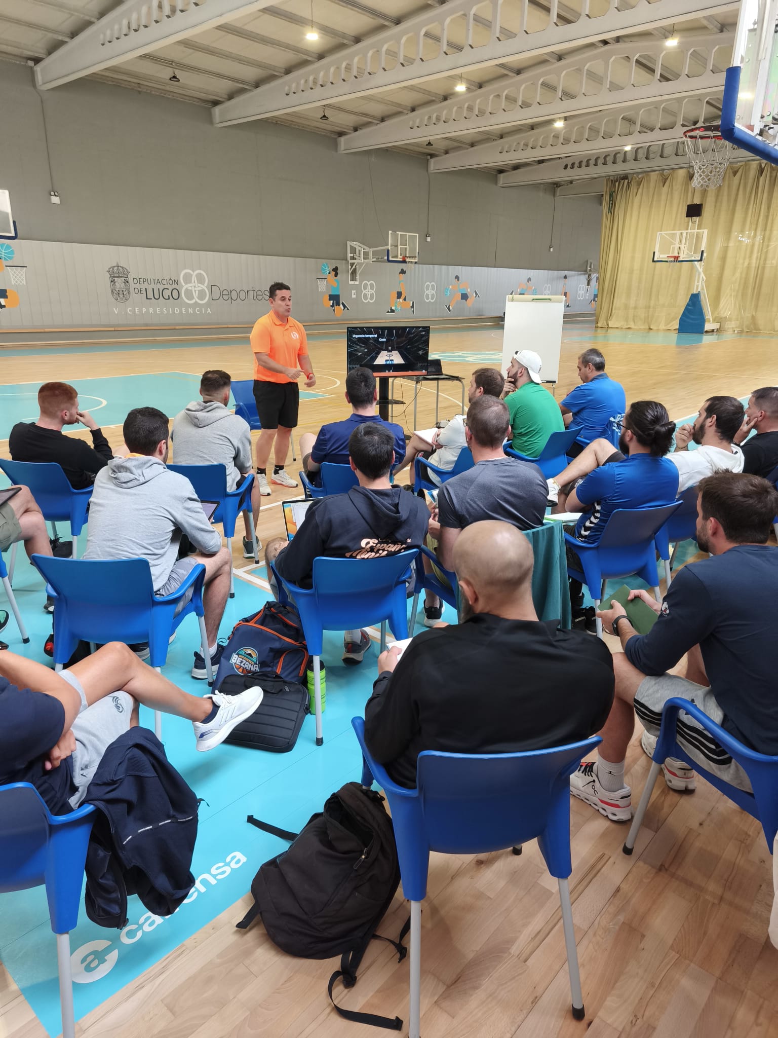 Campus Entrenadores — Charla con proyector