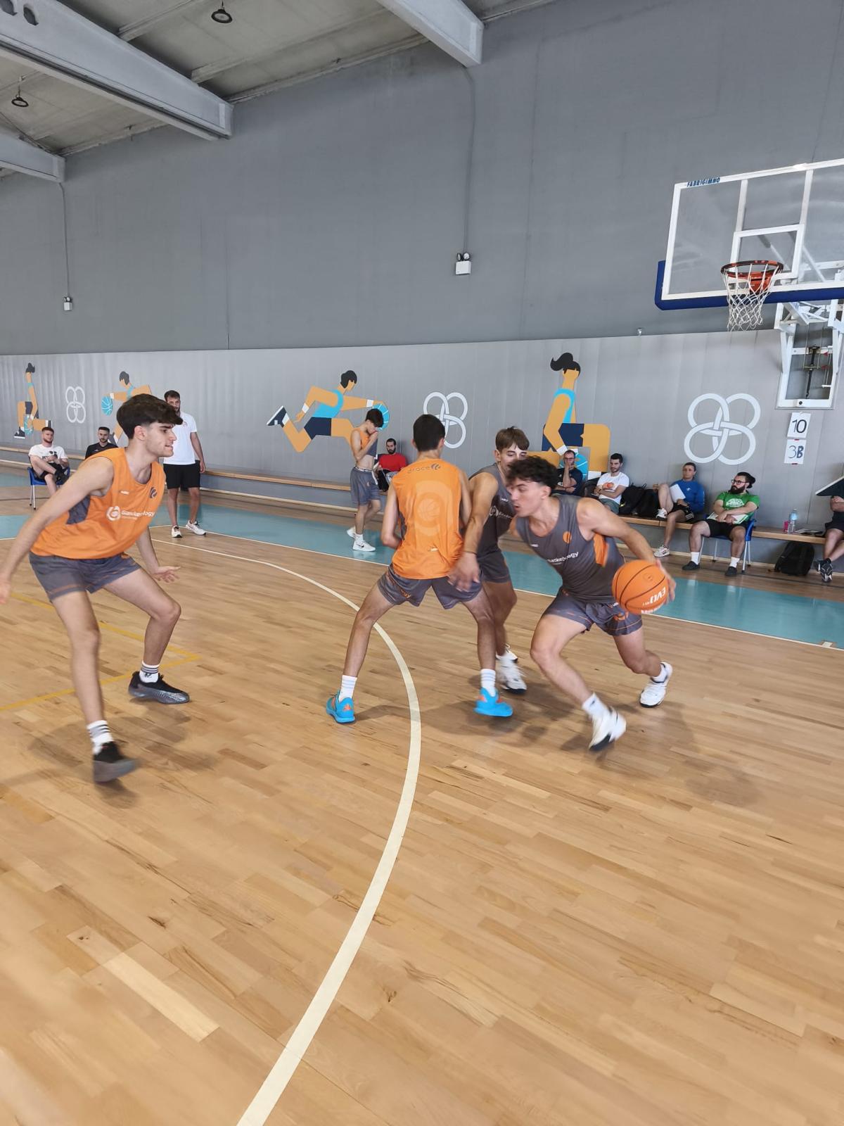 Campus Basketology — Partido en pista