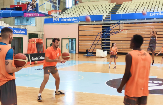 Entrenamiento en pista — Campus Basketology